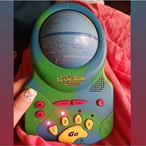 GeoSafari Talking Globe Traveller 5,000 Geography Questions Trac-ball Spin